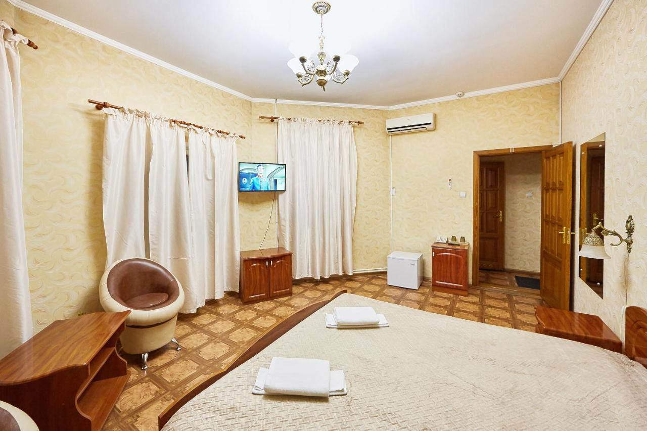 Hotel Barbaris Kiev Bagian luar foto